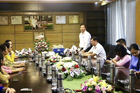 Ông Ngô Gia Khánh - Uỷ viên Ban Thường Vụ Đảng ủy, Chủ tịch Công đoàn Bộ phận Cơ quan phát biểu tại tọa đàm