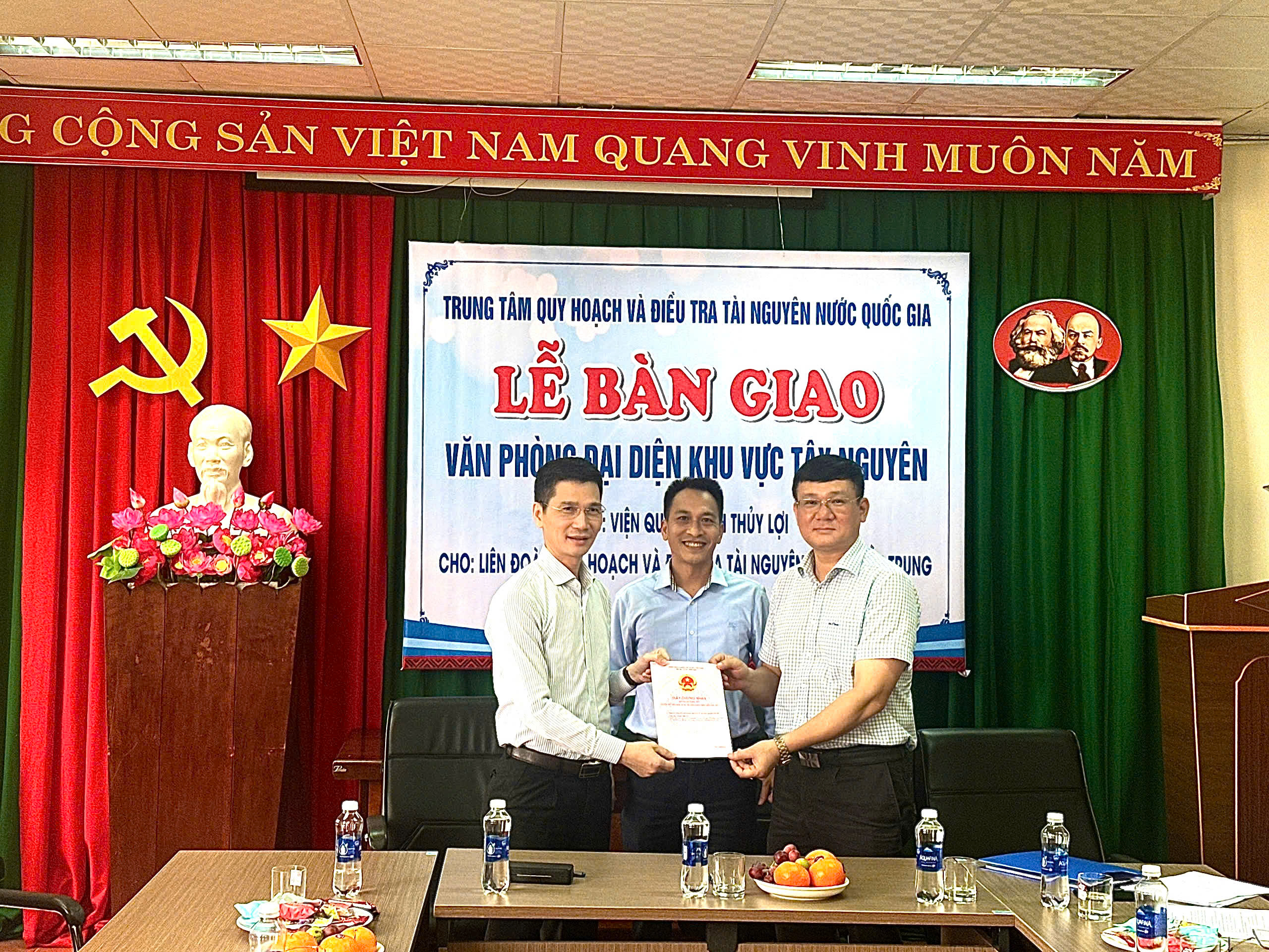 Lễ bàn giao và tiếp nhận Văn phòng đại diện khu vực Tây Nguyên giữa Viện Quy hoạch Thủy lợi và Liên đoàn Quy hoạch và Điều tra tài nguyên nước miền Trung