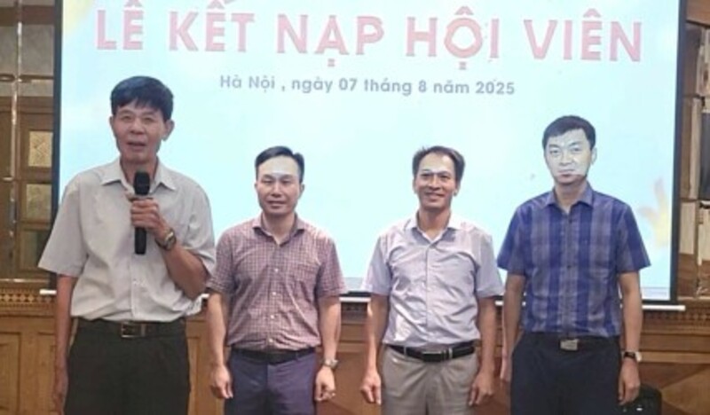 Hội Nước sạch và Môi trường Việt Nam kết nạp hội viên mới là Trung tâm Quy hoạch và Điều tra tài nguyên nước Quốc gia và các chuyên gia trong lĩnh vực tài nguyên nước