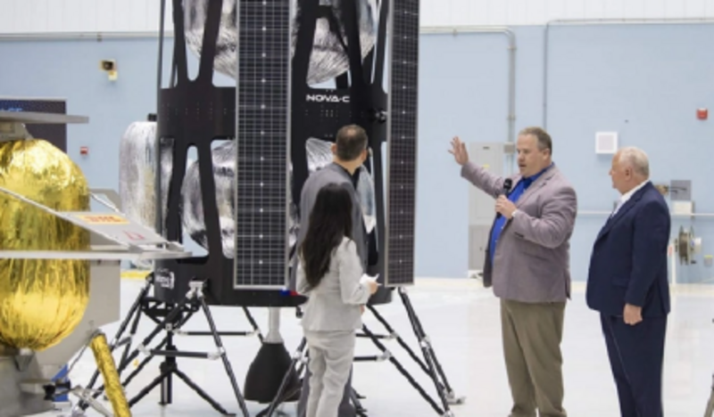 Cuộc đua tìm nước trên mặt trăng